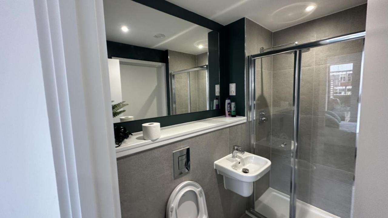 Lux Livin' Apartments - Luxury 2 Bed Apartment With Sky Garden Manchester Exterior photo