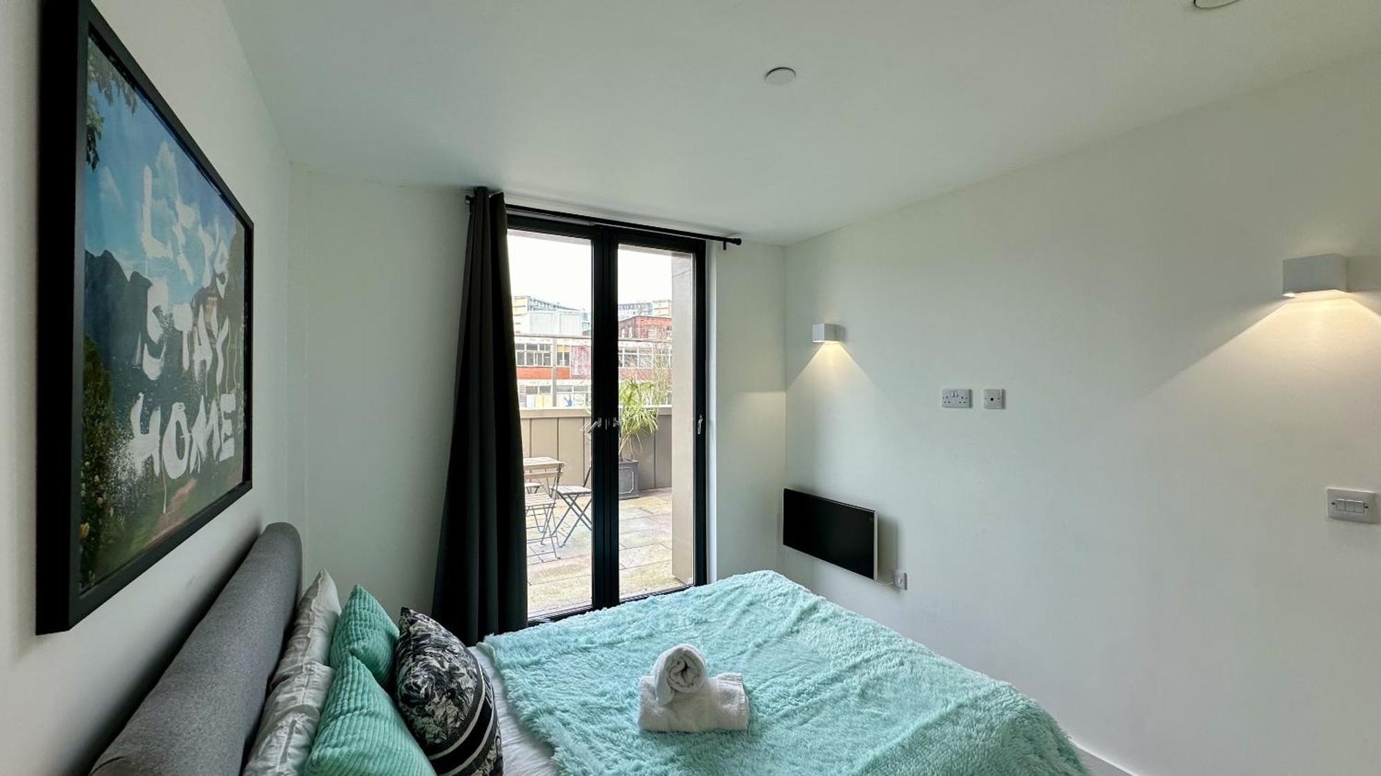Lux Livin' Apartments - Luxury 2 Bed Apartment With Sky Garden Manchester Exterior photo