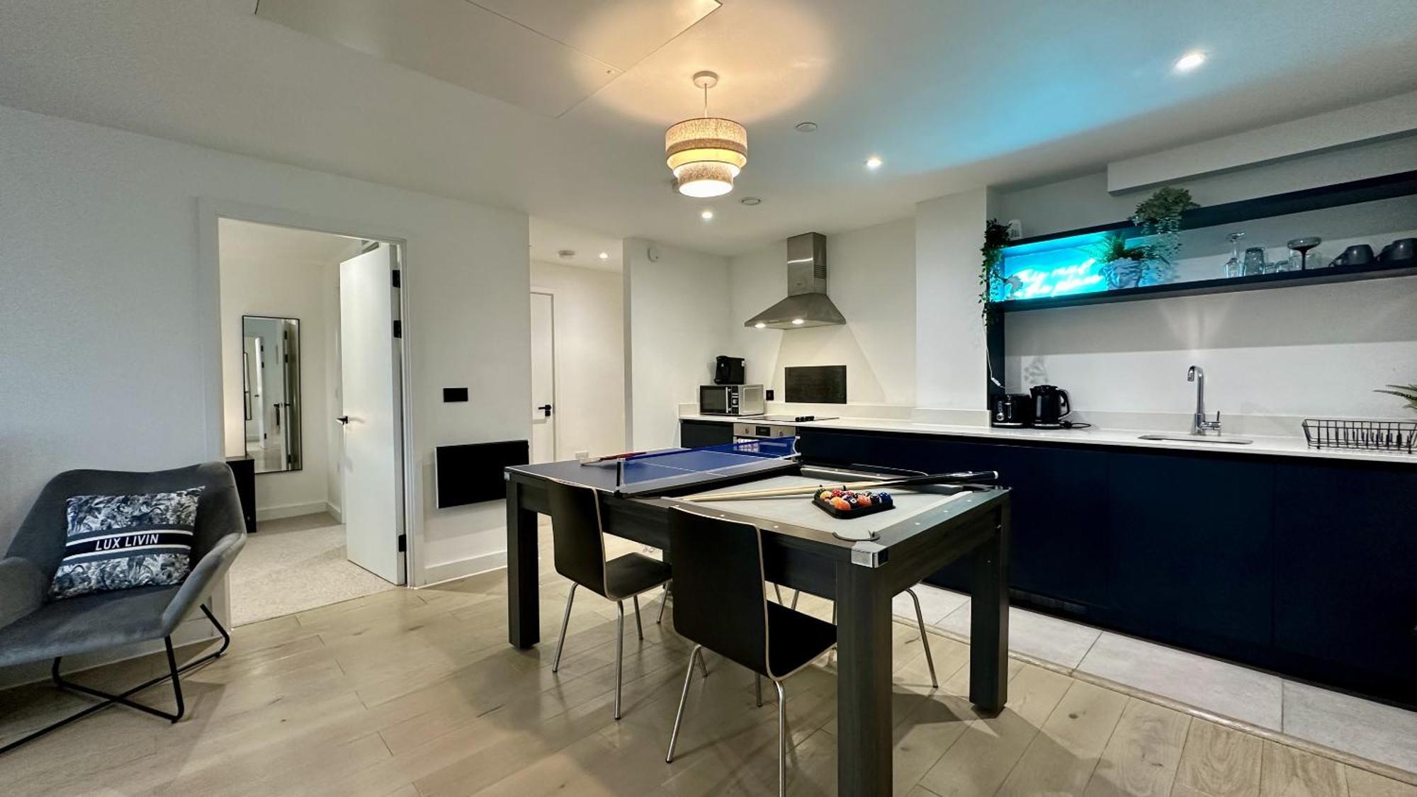 Lux Livin' Apartments - Luxury 2 Bed Apartment With Sky Garden Manchester Exterior photo