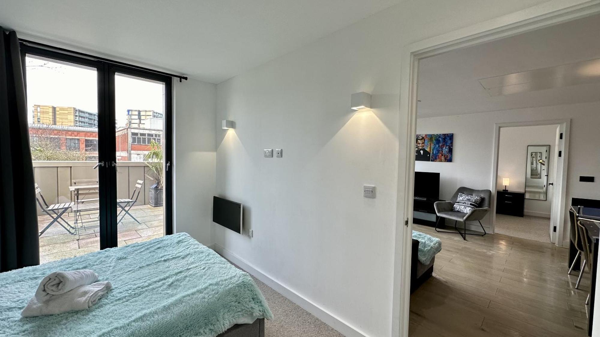Lux Livin' Apartments - Luxury 2 Bed Apartment With Sky Garden Manchester Exterior photo