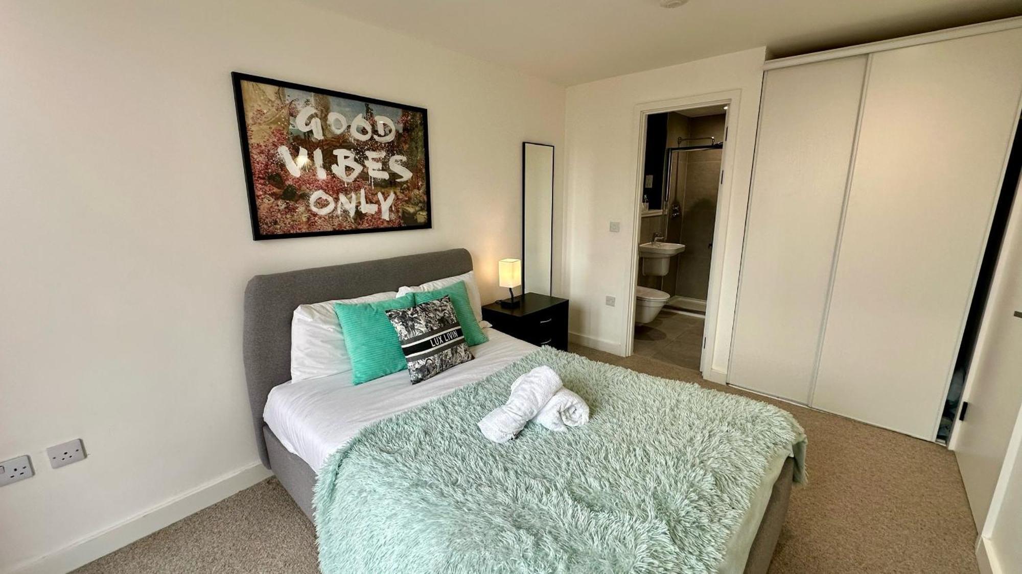 Lux Livin' Apartments - Luxury 2 Bed Apartment With Sky Garden Manchester Exterior photo