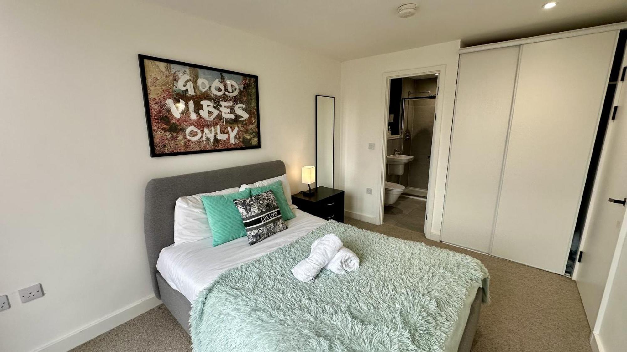Lux Livin' Apartments - Luxury 2 Bed Apartment With Sky Garden Manchester Exterior photo