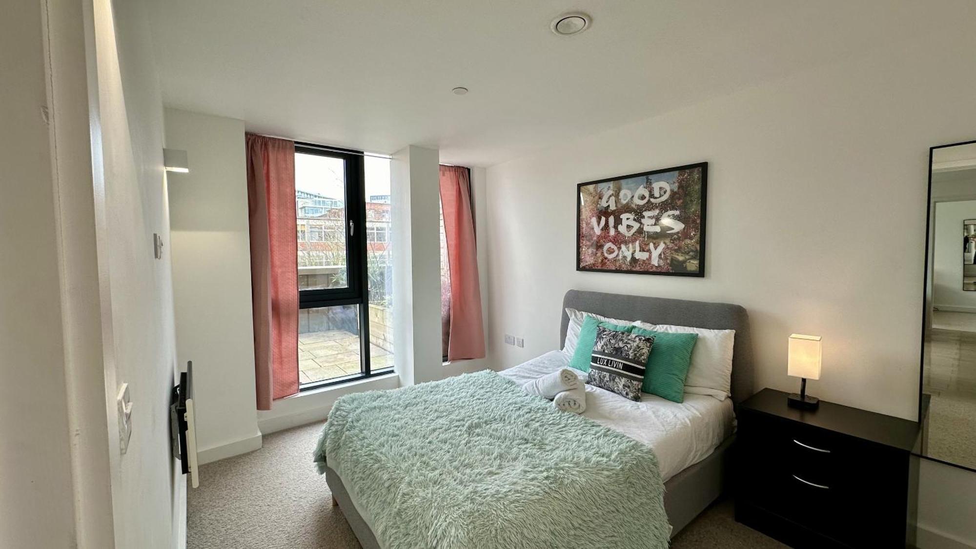 Lux Livin' Apartments - Luxury 2 Bed Apartment With Sky Garden Manchester Exterior photo