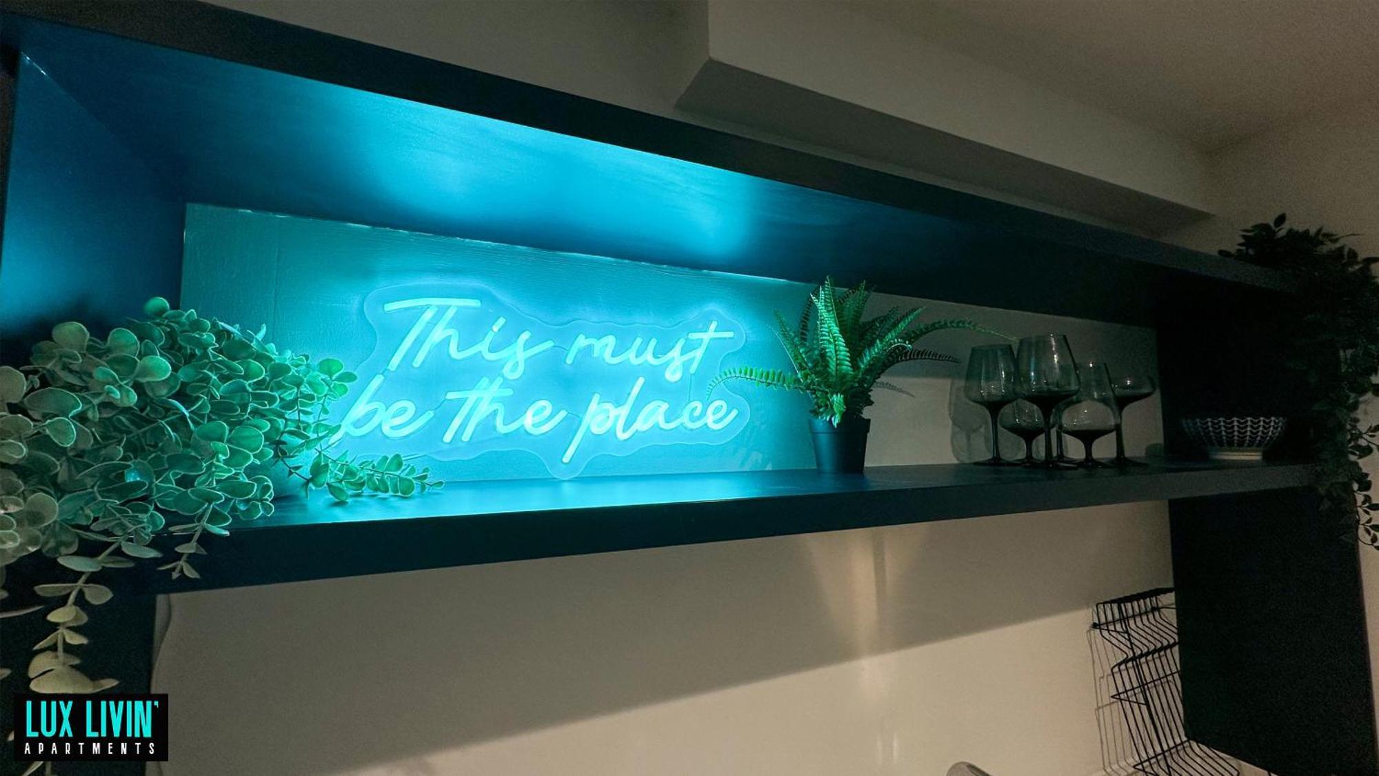 Lux Livin' Apartments - Luxury 2 Bed Apartment With Sky Garden Manchester Room photo