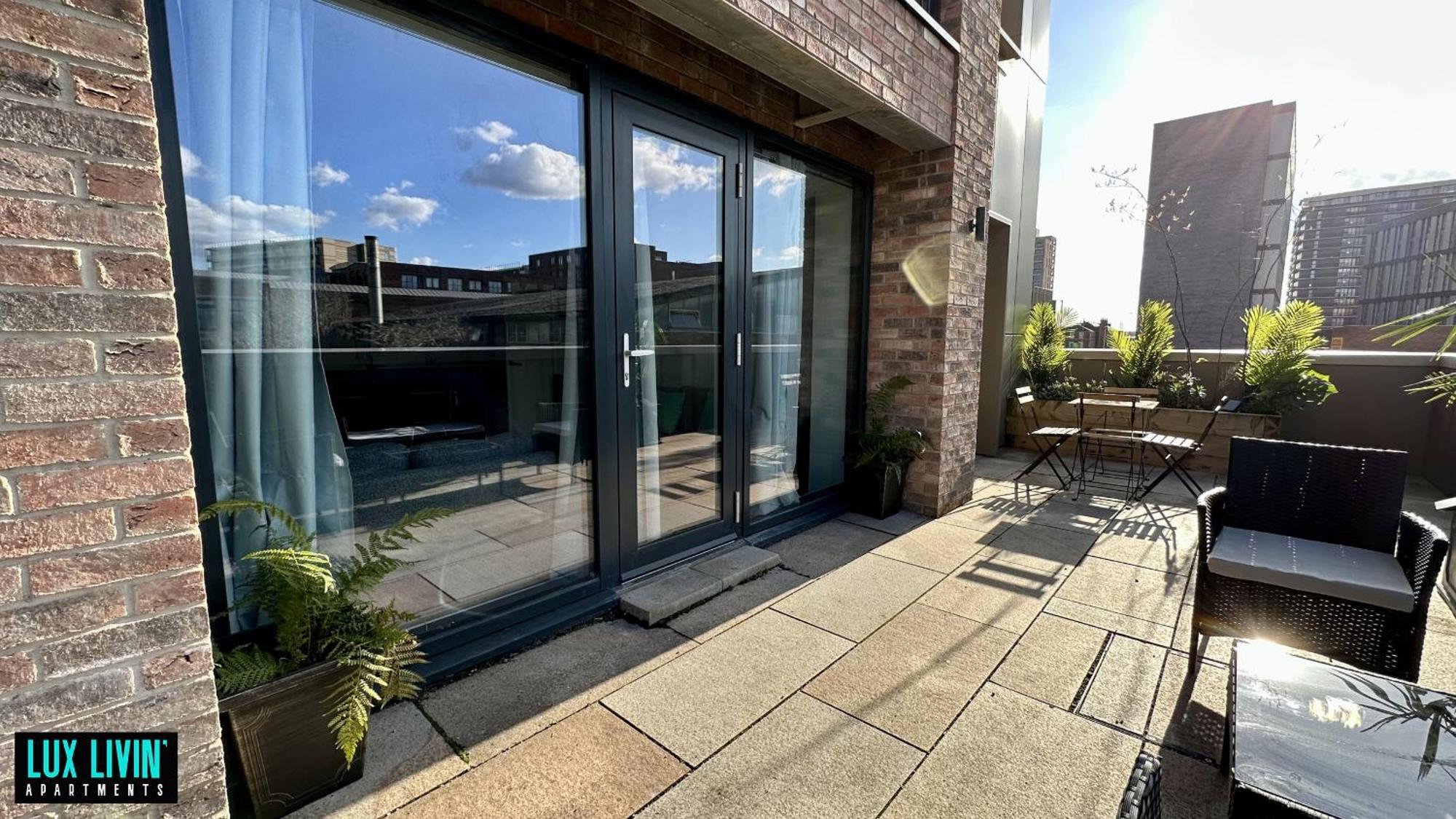 Lux Livin' Apartments - Luxury 2 Bed Apartment With Sky Garden Manchester Room photo